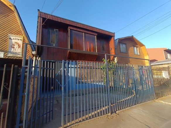 SE VENDE CASA EN CALLE GALVARINO LOS ÁNGELES