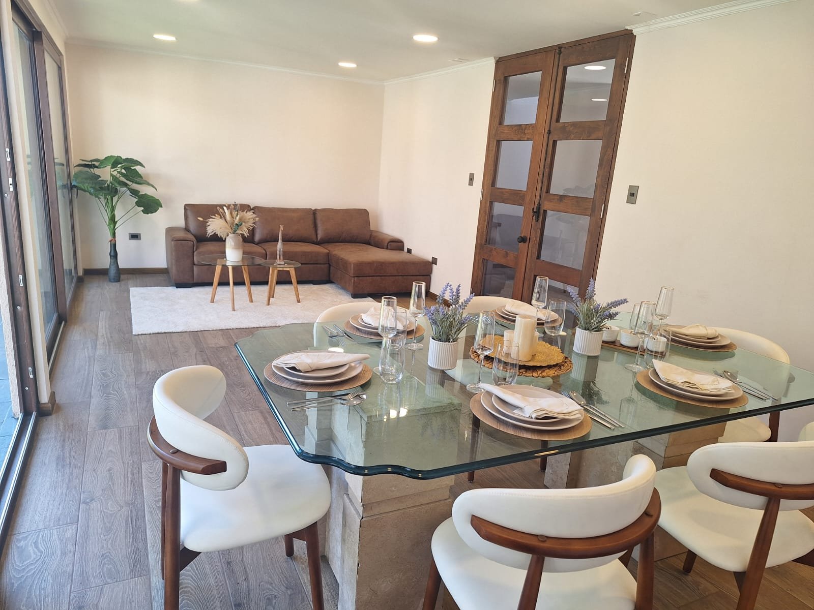 SE VENDE CASA EN EXLUSIVO CONDOMINIO DE LOS ÁNGELES