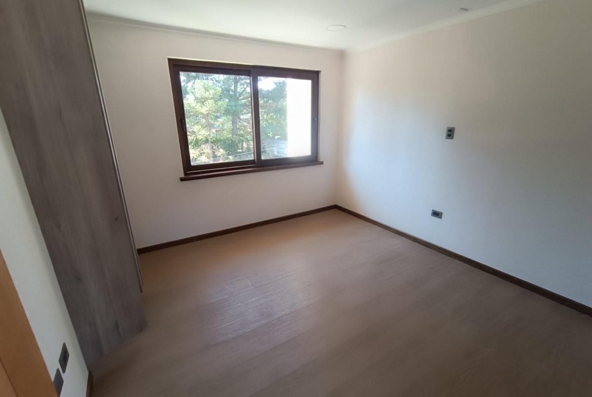SE VENDE CASA EN EXLUSIVO CONDOMINIO DE LOS ÁNGELES