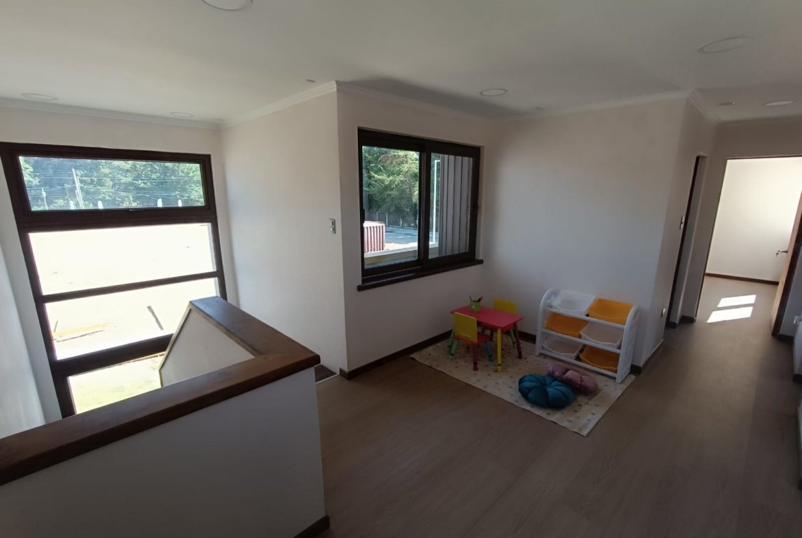 SE VENDE CASA EN EXLUSIVO CONDOMINIO DE LOS ÁNGELES