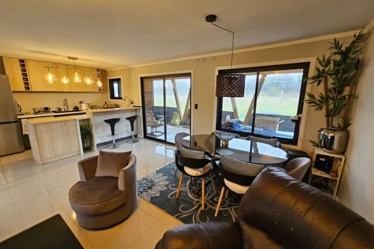 SE VENDE CASA REGULARIZADA CAMINO A CERRO COLORADO LOS ÁNGELES