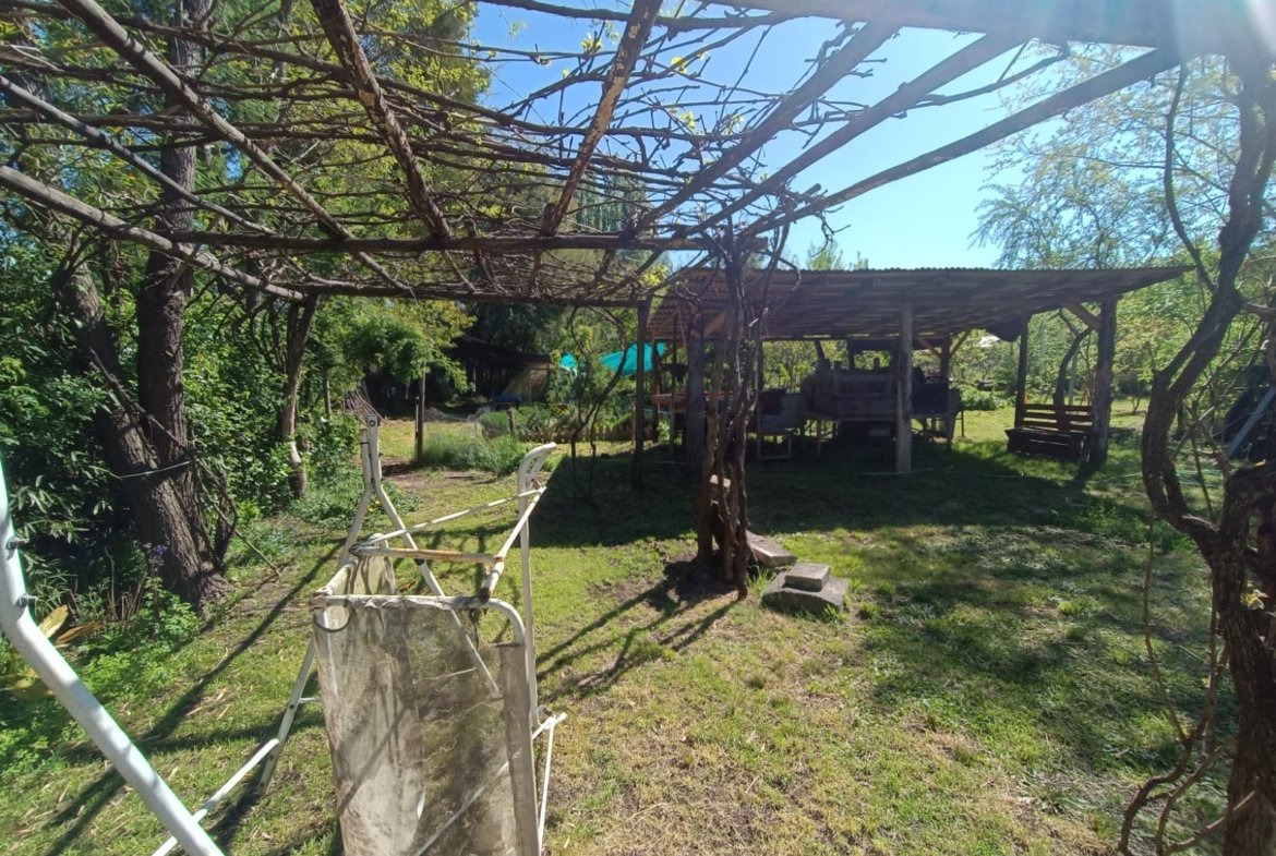 SE VENDE PARCELA CON DOS CASAS COUNTRY SANTA CATALINA