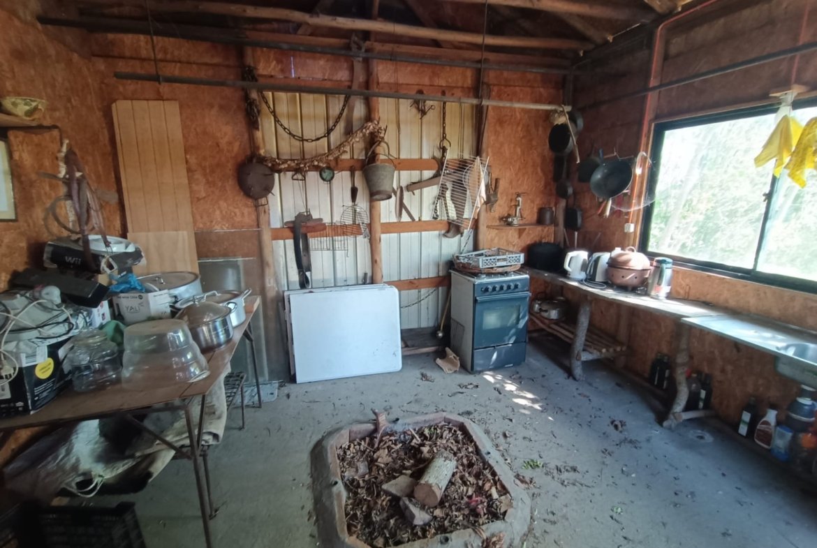 SE VENDE PARCELA CON DOS CASAS COUNTRY SANTA CATALINA