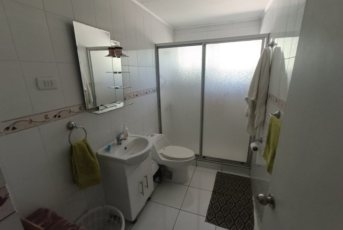 SE VENDE PARCELA CON DOS CASAS COUNTRY SANTA CATALINA
