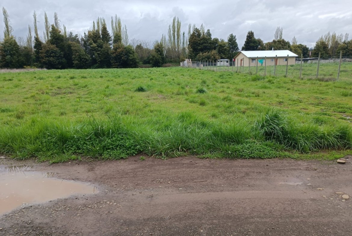VENDE PARCELA ORILLA DE CARRETERA A 4 KILOMETROS DE LOS ÁNGELES