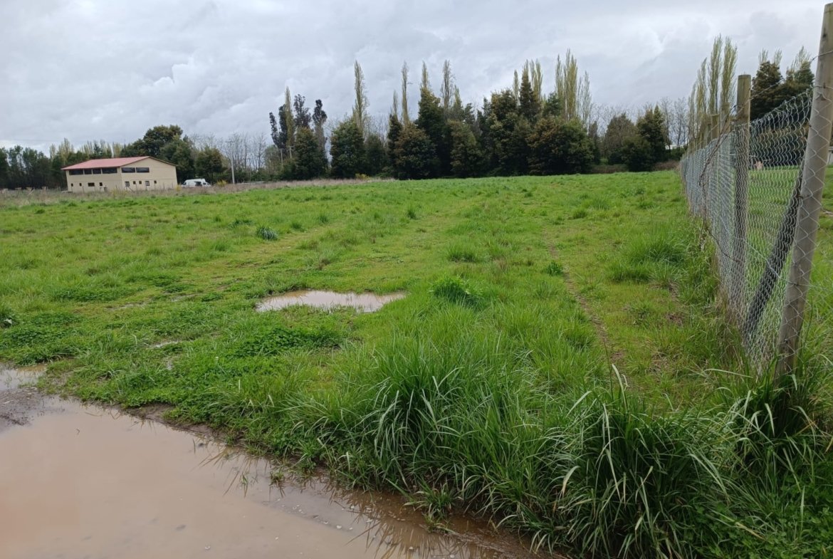 VENDE PARCELA ORILLA DE CARRETERA A 4 KILOMETROS DE LOS ÁNGELES