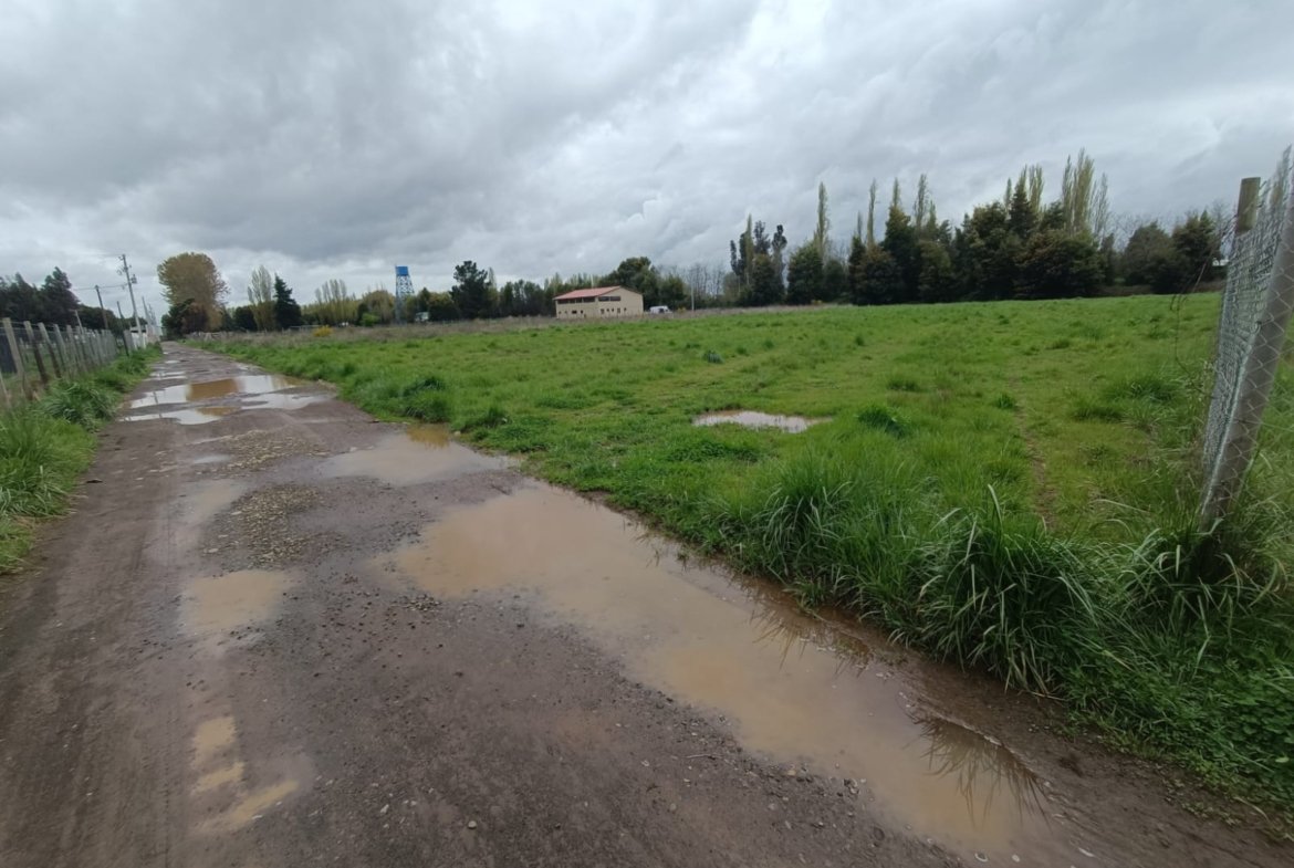VENDE PARCELA ORILLA DE CARRETERA A 4 KILOMETROS DE LOS ÁNGELES