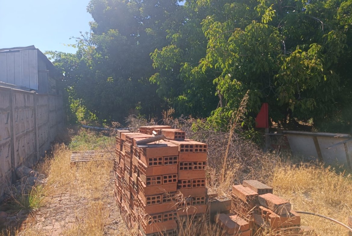 SE VENDE PROPIEDAD 1300 M2 EN CENTRO DE NACIMIENTO