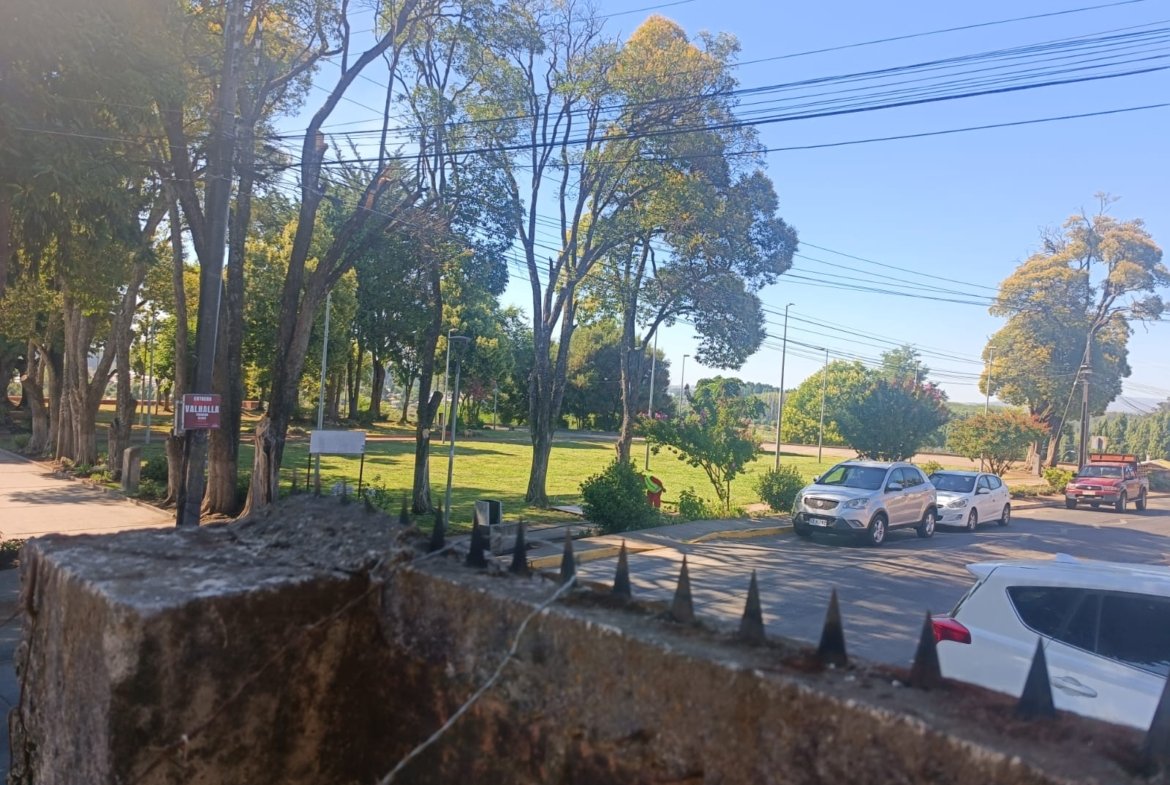 SE VENDE PROPIEDAD 1300 M2 EN CENTRO DE NACIMIENTO