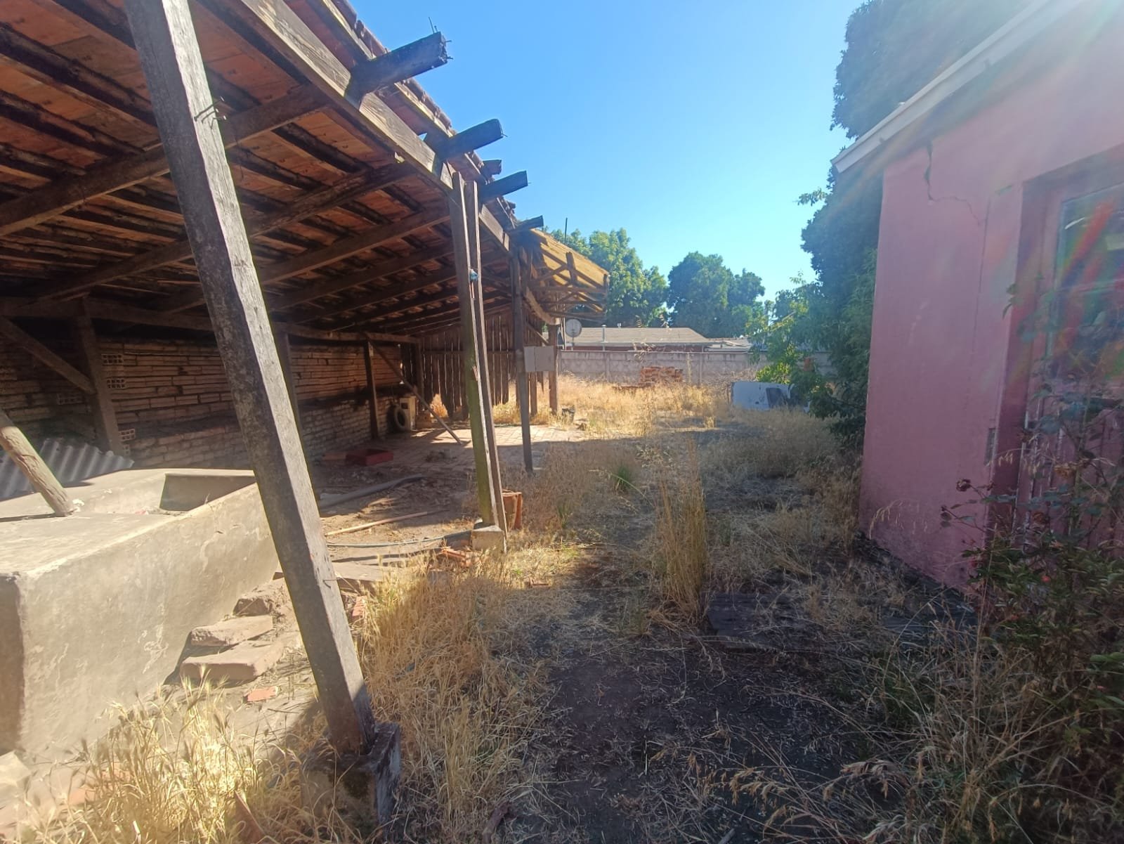 SE VENDE PROPIEDAD 1300 M2 EN CENTRO DE NACIMIENTO