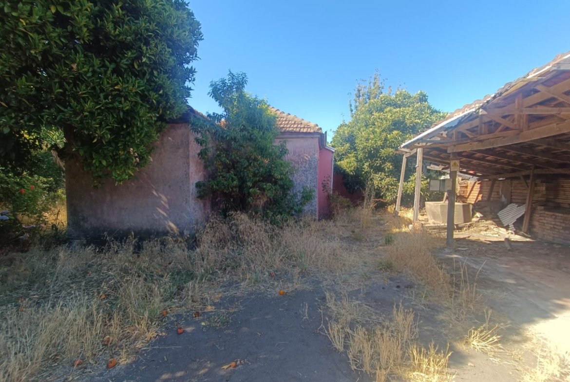 SE VENDE PROPIEDAD 1300 M2 EN CENTRO DE NACIMIENTO
