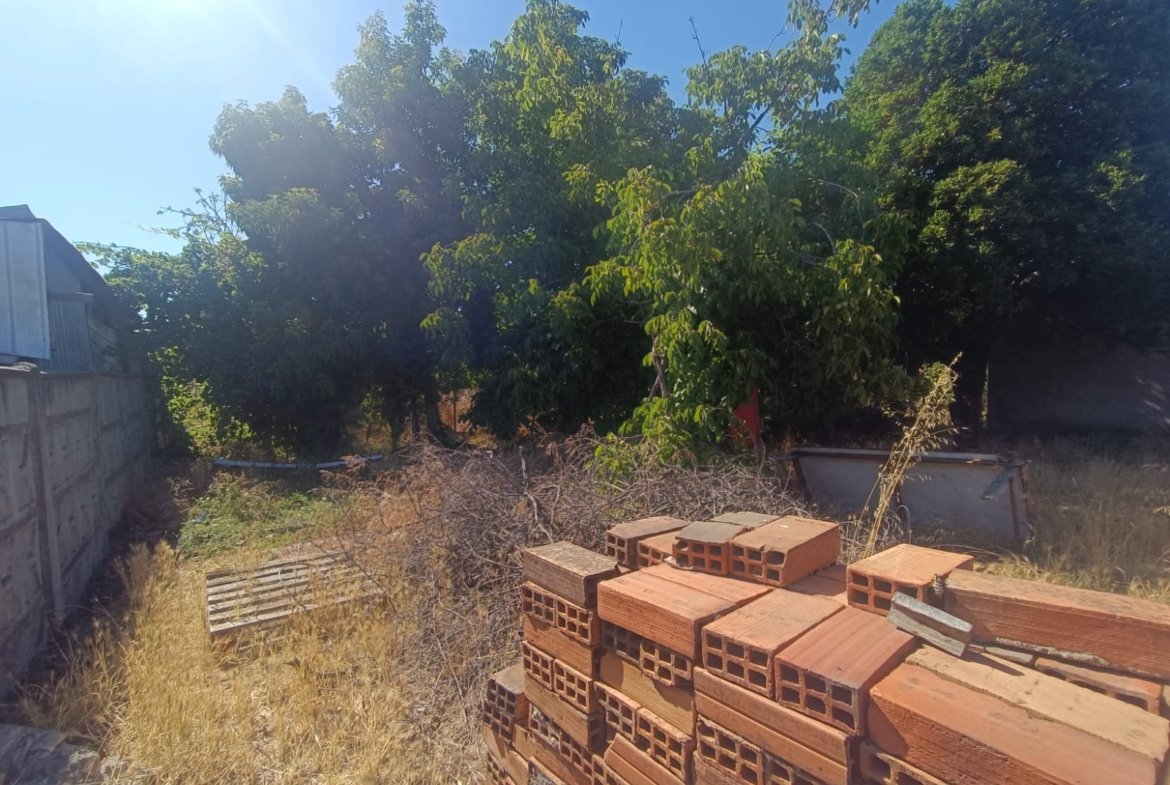 SE VENDE PROPIEDAD 1300 M2 EN CENTRO DE NACIMIENTO