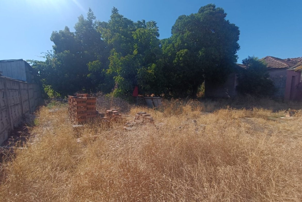 SE VENDE PROPIEDAD 1300 M2 EN CENTRO DE NACIMIENTO