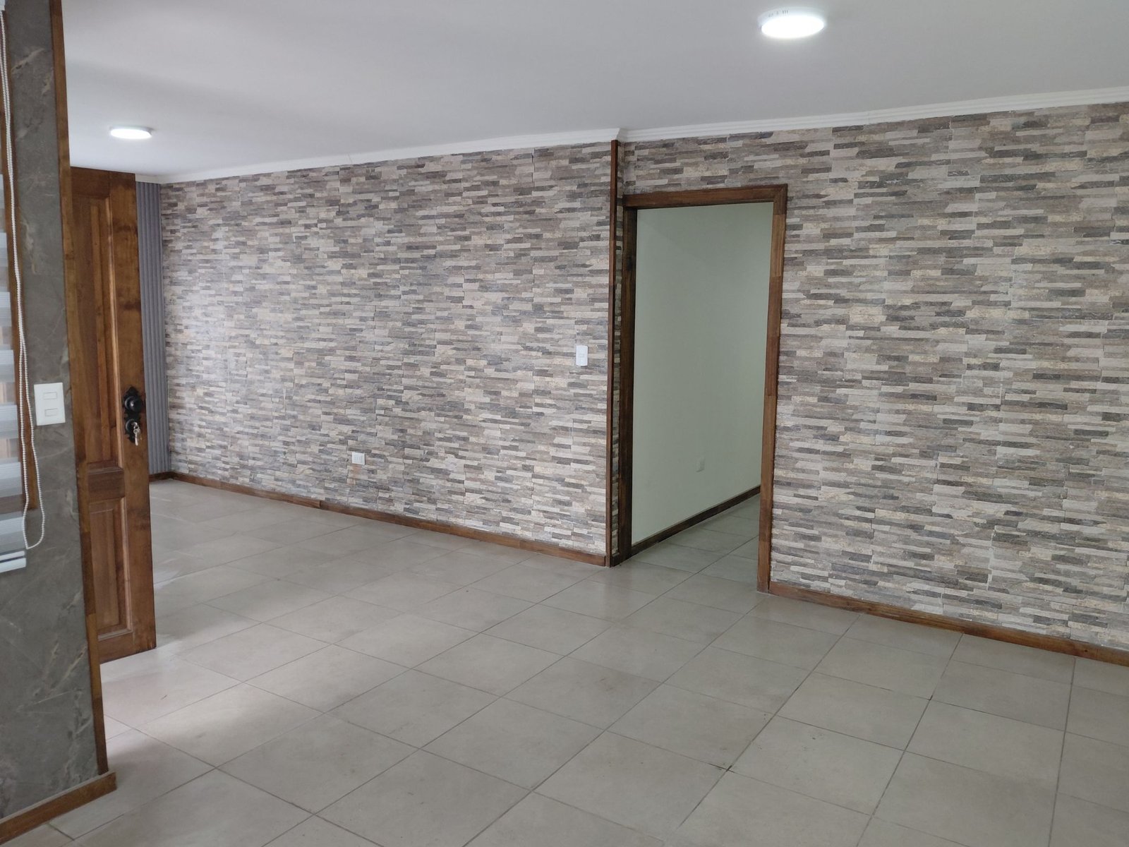 13 SE VENDE HERMOSA Y AMPLIA CASA CON NEGOCIO EN VILLA ANTUMALÉN, TEMUCO