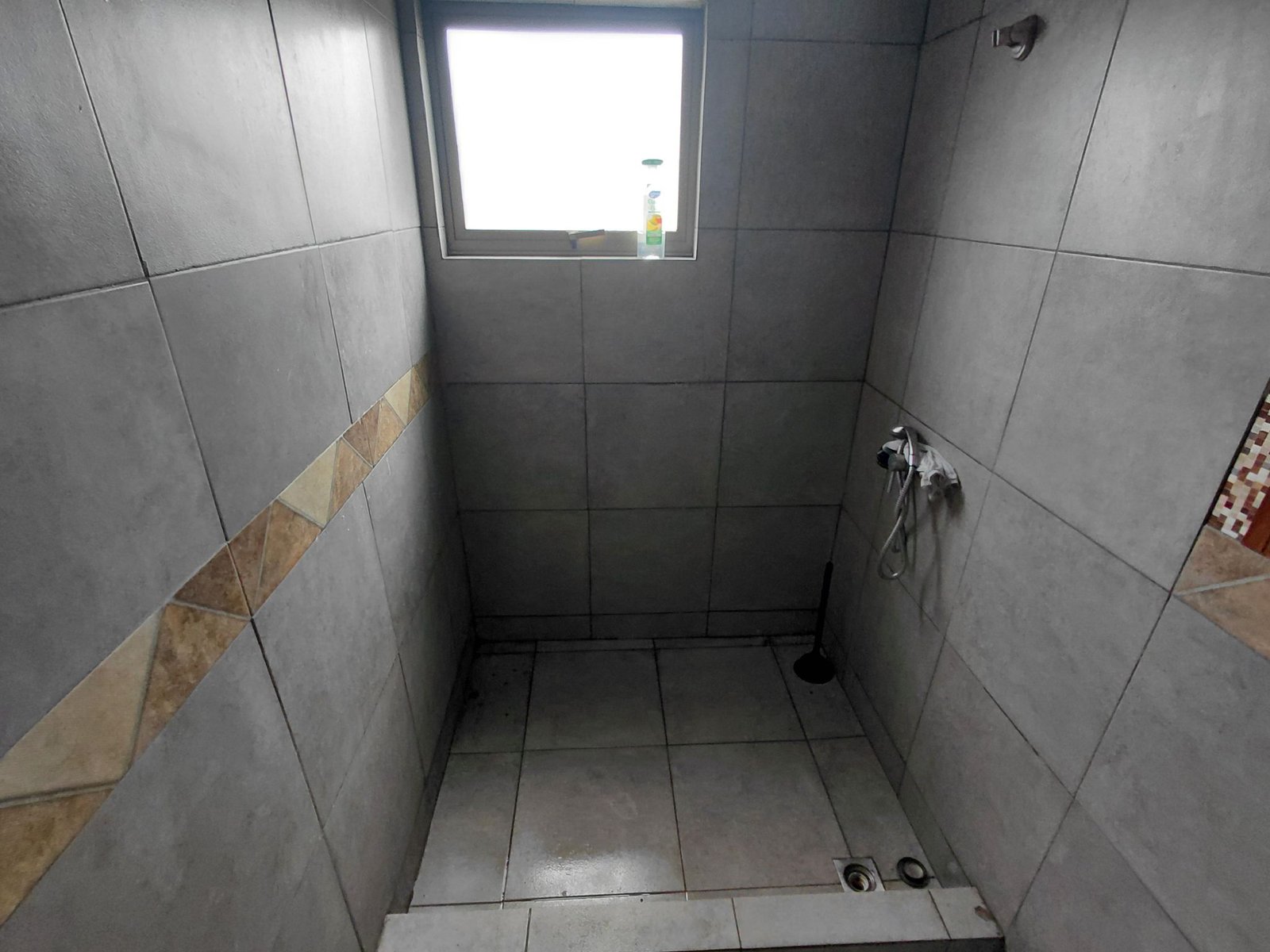 19 SE VENDE HERMOSA Y AMPLIA CASA CON NEGOCIO EN VILLA ANTUMALÉN, TEMUCO