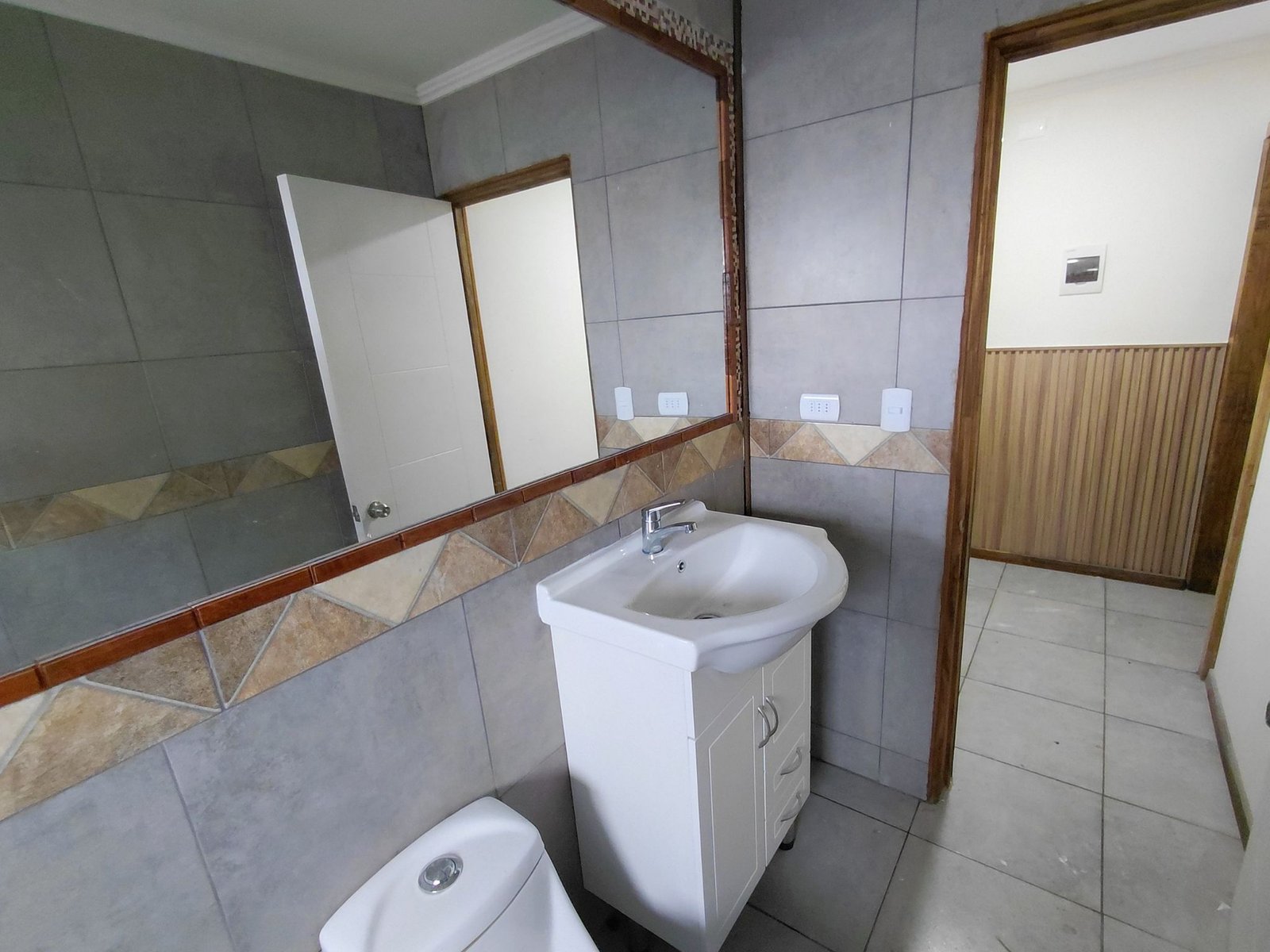 20 SE VENDE HERMOSA Y AMPLIA CASA CON NEGOCIO EN VILLA ANTUMALÉN, TEMUCO