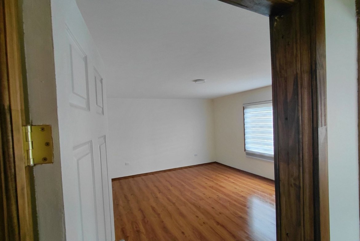 SE VENDE HERMOSA Y AMPLIA CASA CON NEGOCIO EN VILLA ANTUMALÉN, TEMUCO