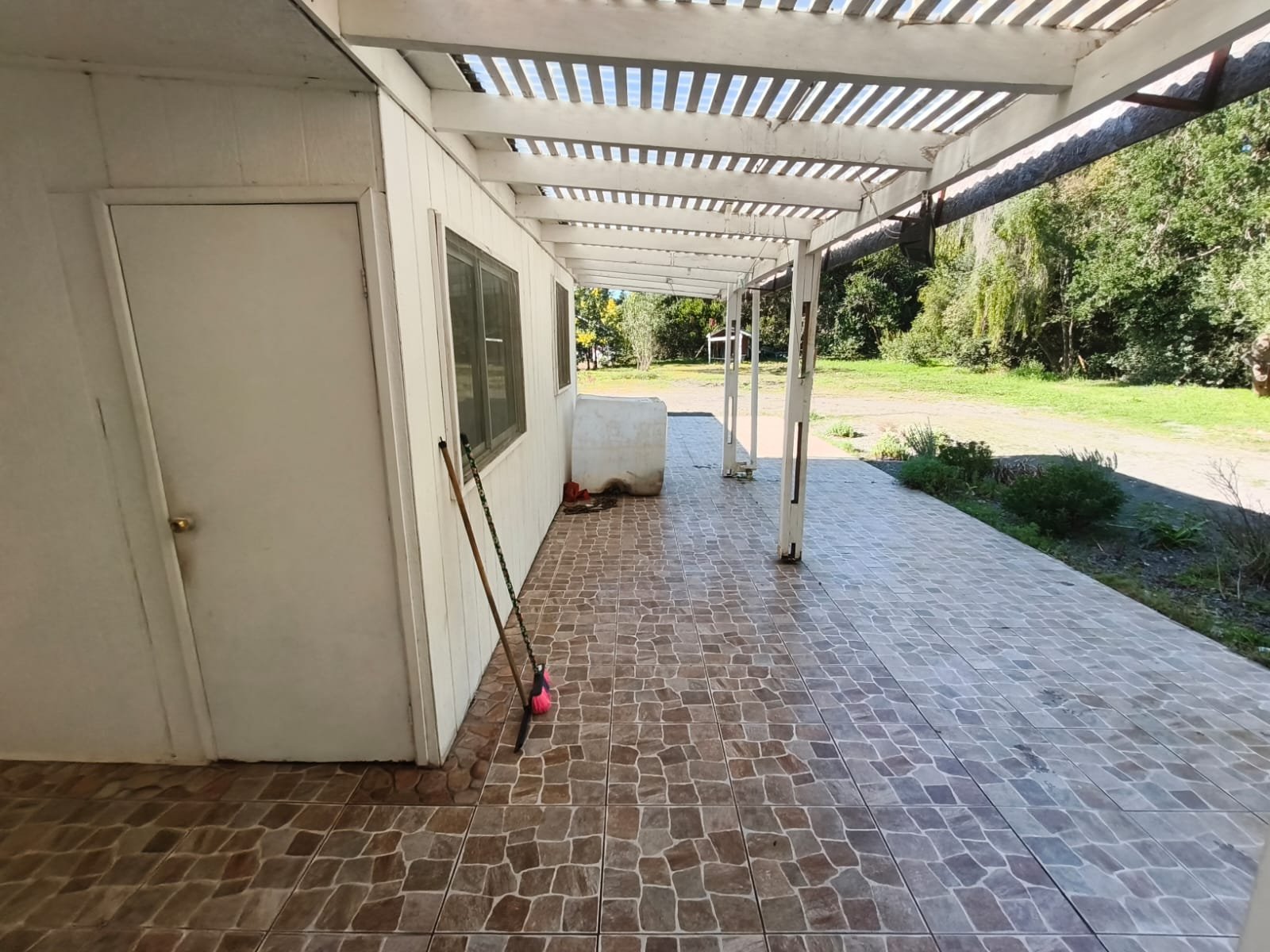 WhatsApp Image 2026-08-18 at 22.06.03 (2) SE VENDE PARCELA 1 HA. DOS CASAS Y PISCINA A 9 KILóMETROS DE LOS ÁNGELES