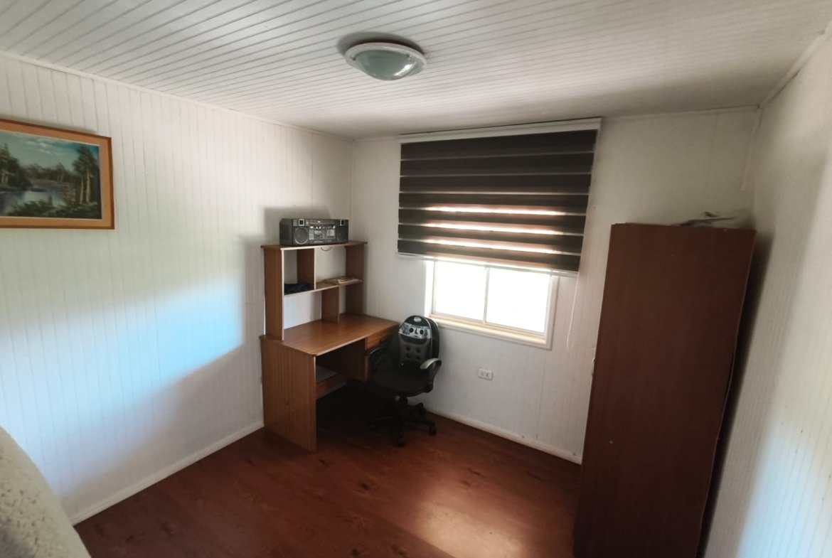 SE VENDE PARCELA 1 HA. DOS CASAS Y PISCINA A 9 KILóMETROS DE LOS ÁNGELES