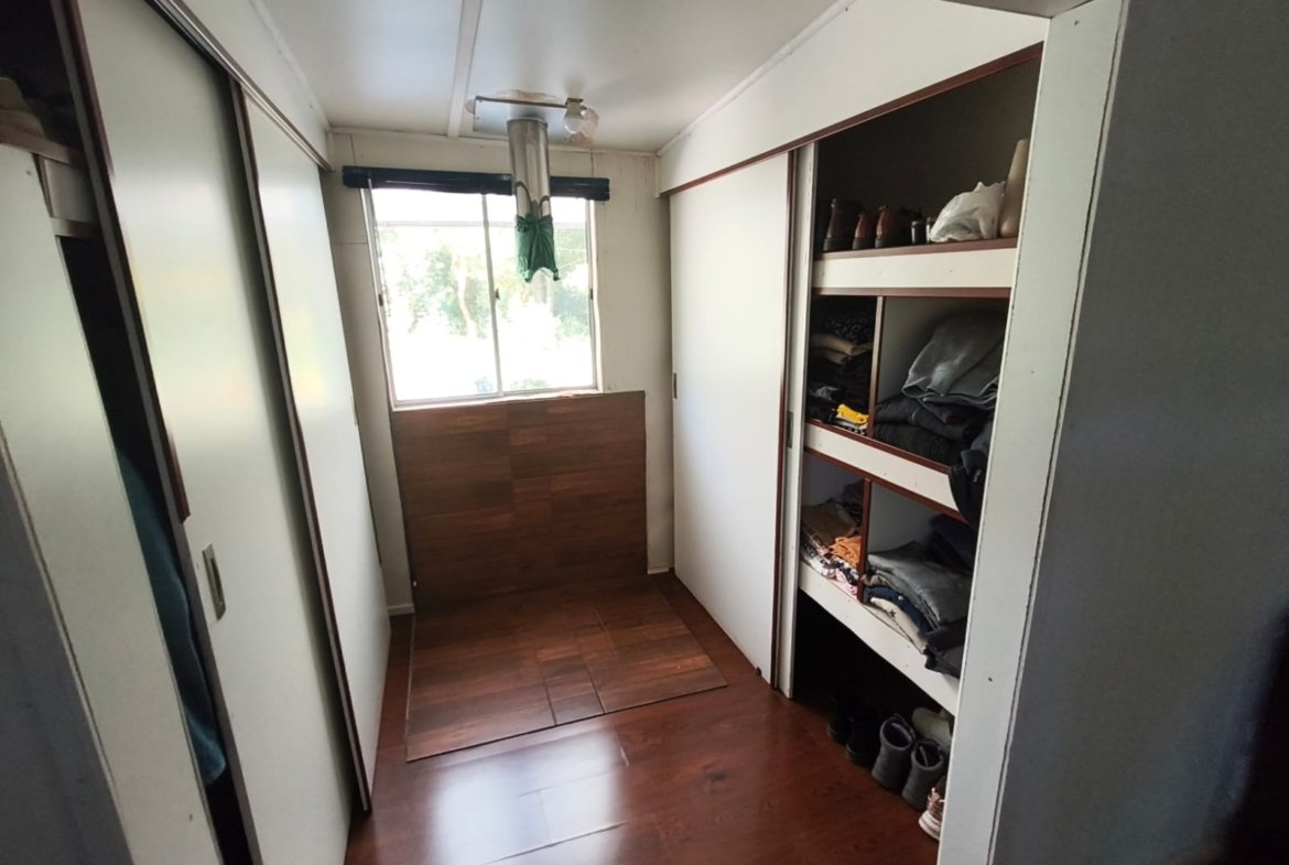 SE VENDE PARCELA 1 HA. DOS CASAS Y PISCINA A 9 KILóMETROS DE LOS ÁNGELES