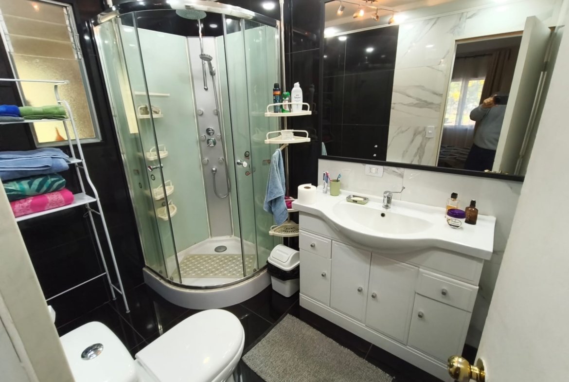 SE VENDE PARCELA 1 HA. DOS CASAS Y PISCINA A 9 KILóMETROS DE LOS ÁNGELES
